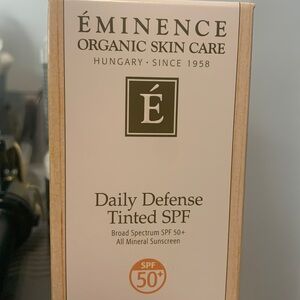 Tinted sunscreen SPF 50